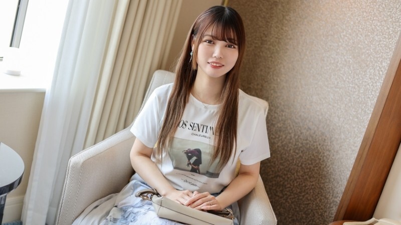 SIRO-5610 From the outside, it looks like a normal life, but time spent apart accumulates until a 30-year-old married woman finally takes the first st