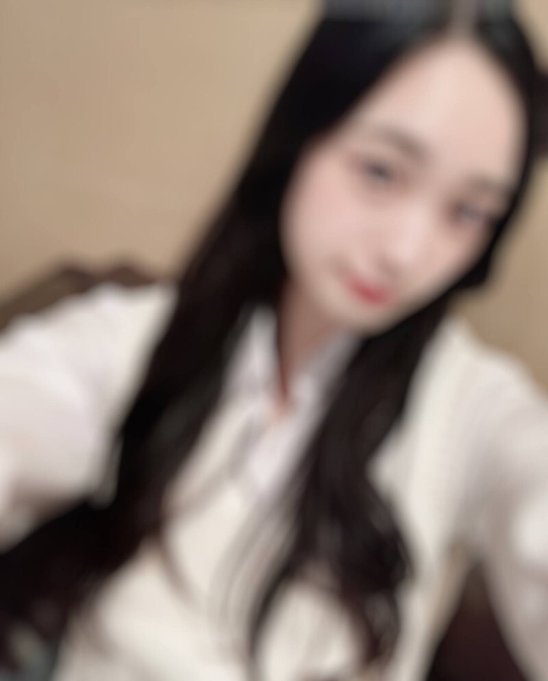 FC2-PPV-4837387 Super hairy! A true lady! She can't stand the routine that's been set for her and does something naughty... Her first facial